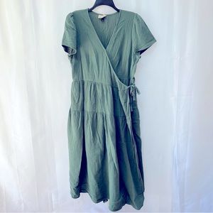 Universal Threads soft green wrap dress size L